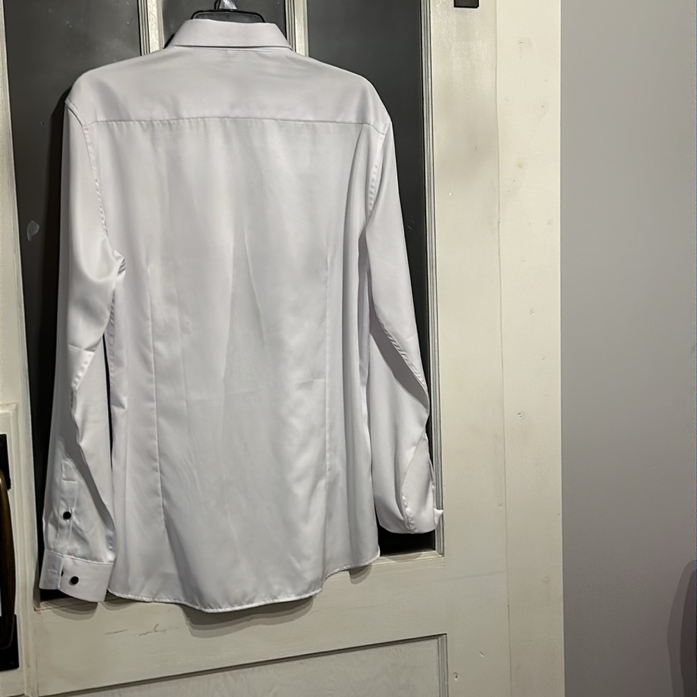 Men’s button up - Picture 3 of 3